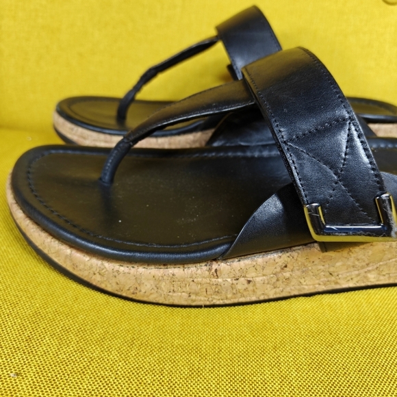 FitFlop Fino Feather Toe Post Black Slides Slipper Thong Sandals Black Women's 8 - Picture 3 of 8